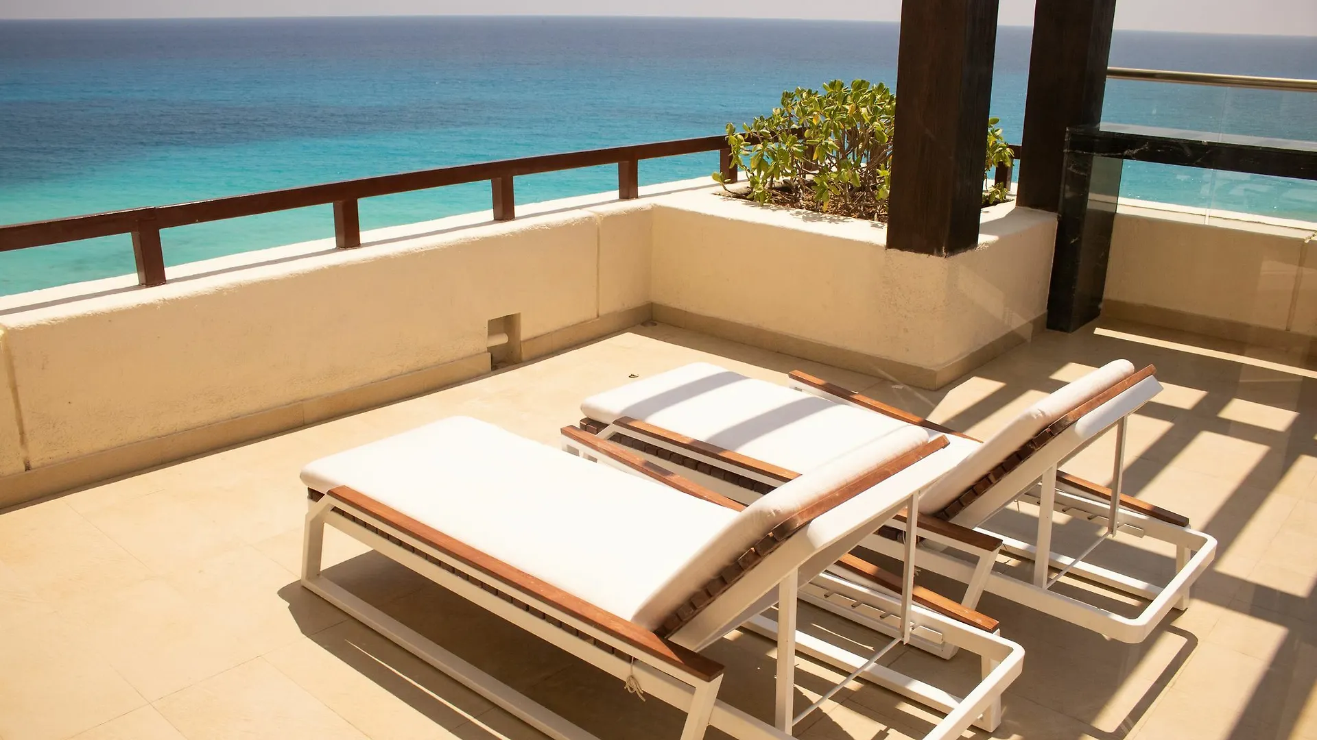 Club Royal Solaris Cancun Hotel